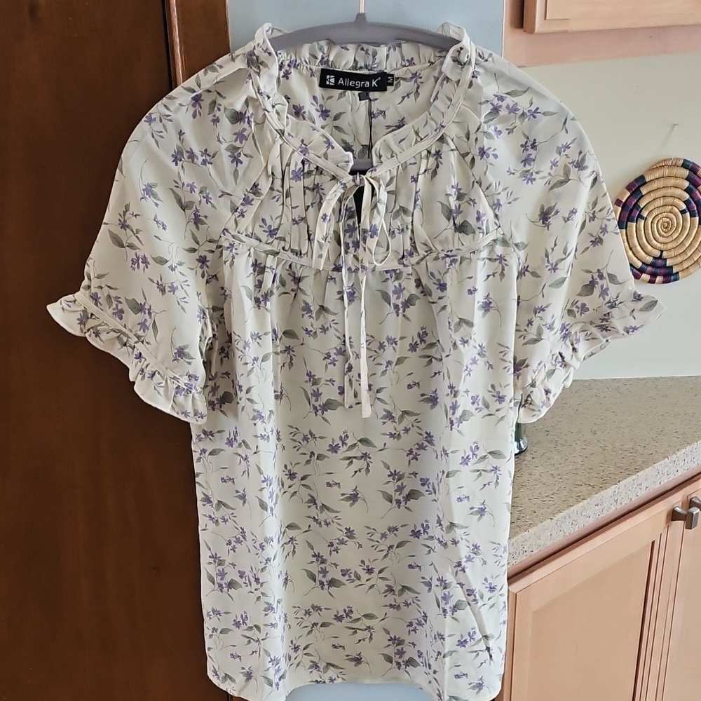 NWT Allegra K Women's Floral Top - Cream and Purple